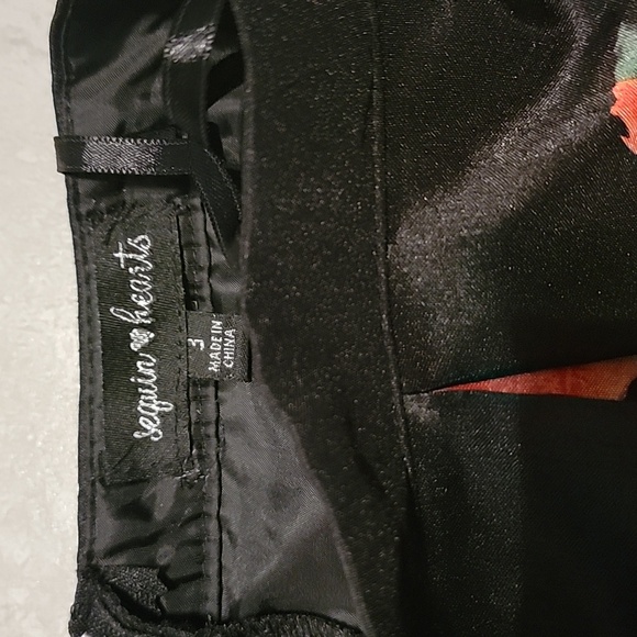 SEQUIN Hearts Juniors Pleated Big Volume Fancy Floral Rose Print Mini-skirt SZ 3 - Picture 7 of 7